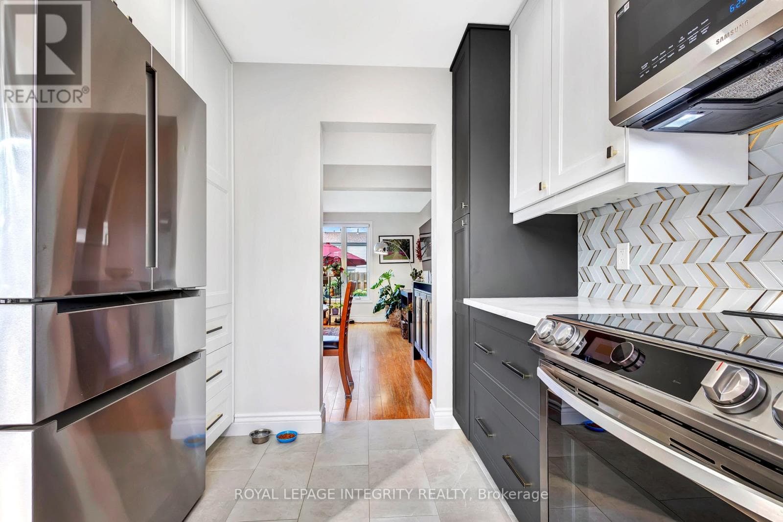11 GLENCOE STREET — photo 4