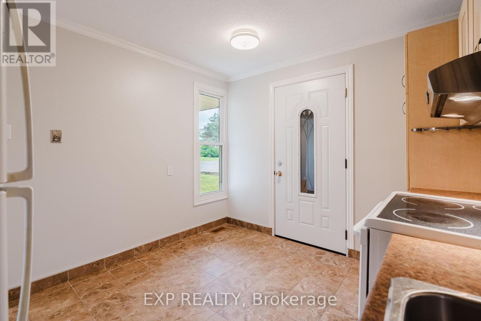 1127 AVIGNON COURT — photo 4