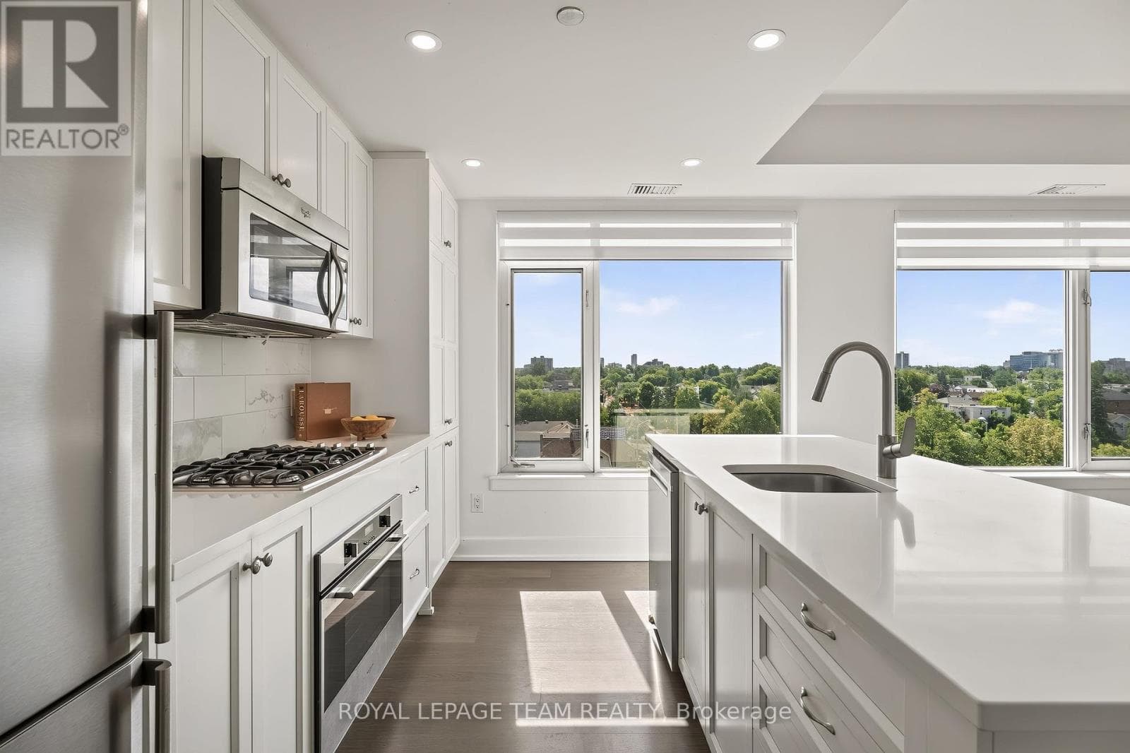 506 - 7 MARQUETTE AVENUE — photo 4