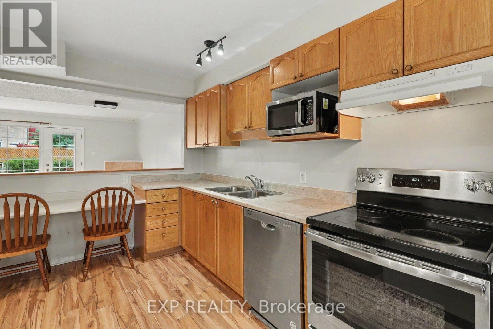 61 MONTEREY DRIVE — photo 4