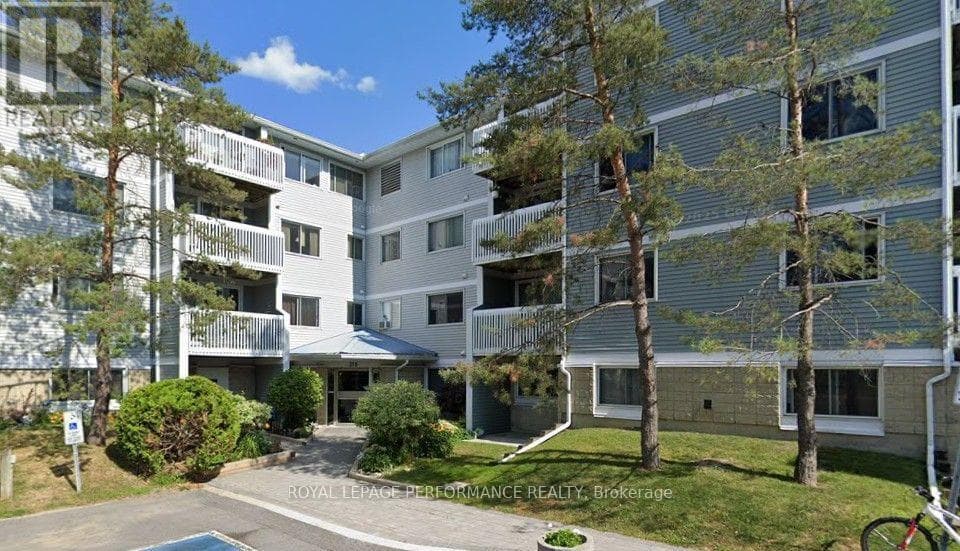 115 - 218 VIEWMOUNT DRIVE — photo 1