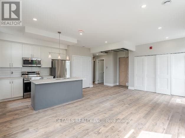 201 - 659 DONAT STREET — photo 3