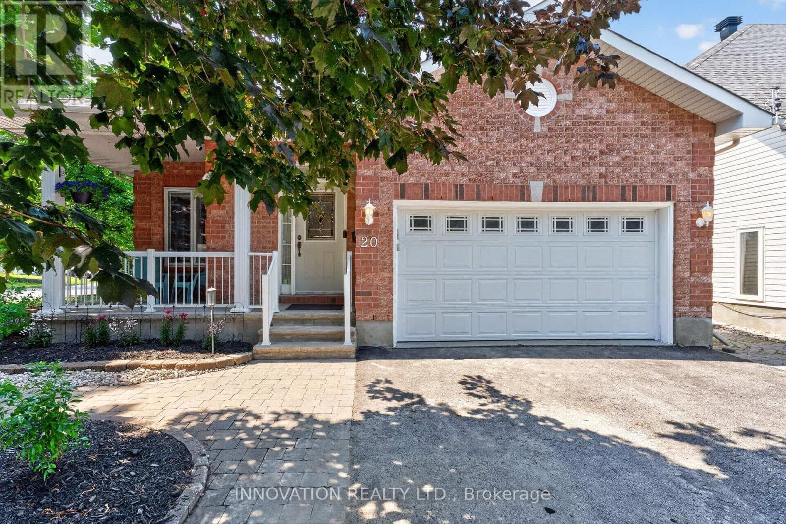 20 PEIKOFF CRESCENT — photo 1
