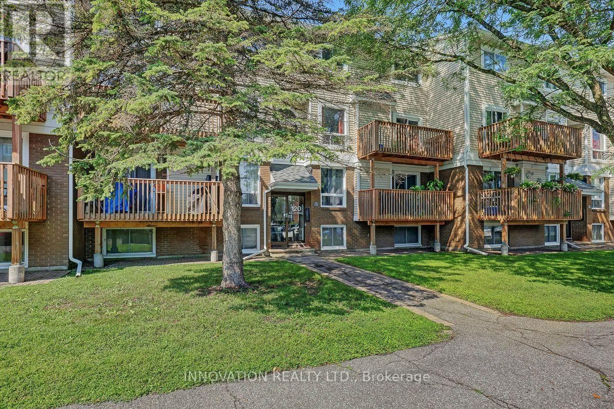 2 - 120 FENERTY CRESCENT — photo 2