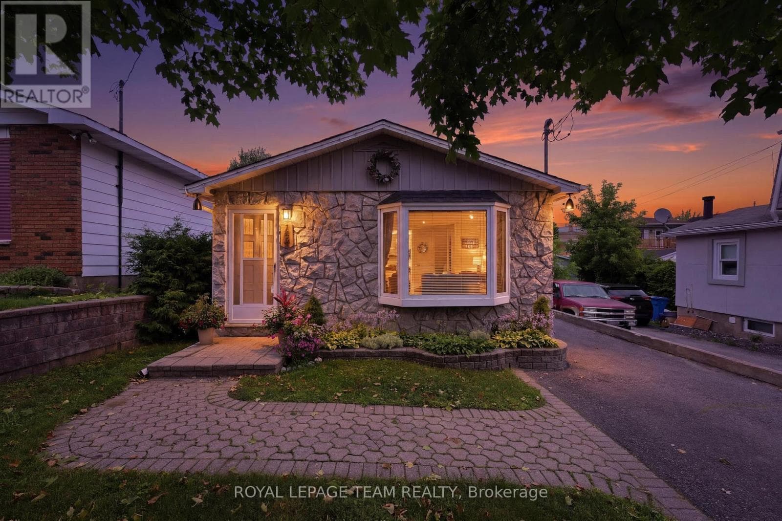 289 MONTFORT STREET — photo 1