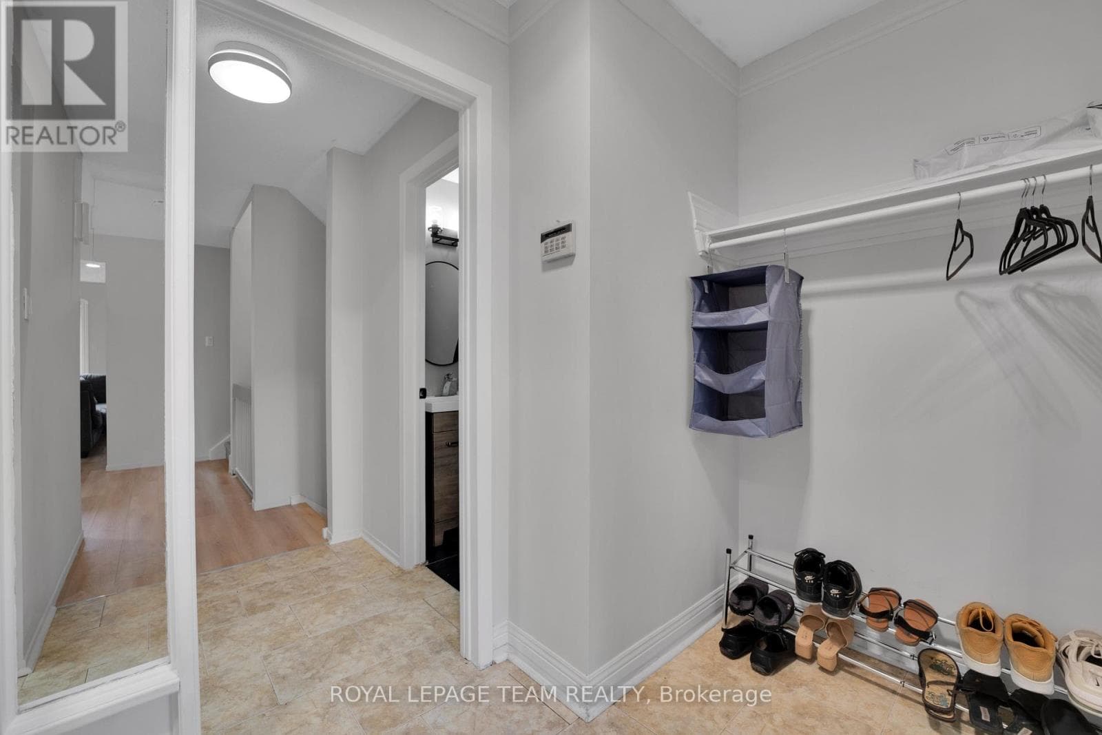 282 DALEHURST DRIVE — photo 3