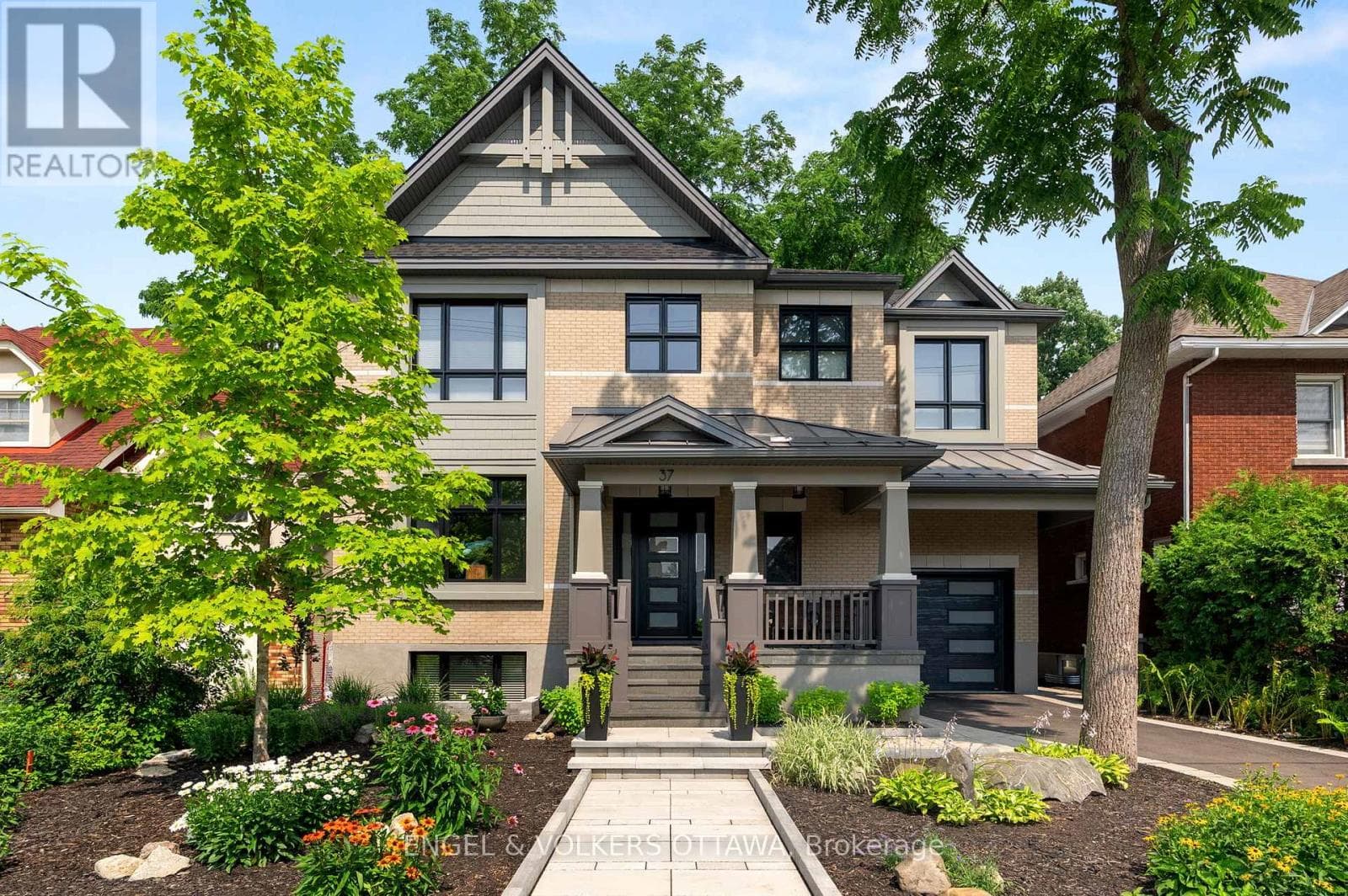 37 CLARENDON AVENUE — photo 1