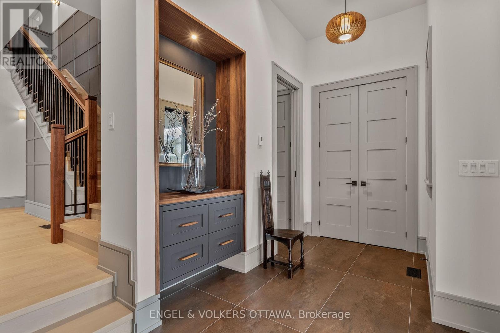 37 CLARENDON AVENUE — photo 4