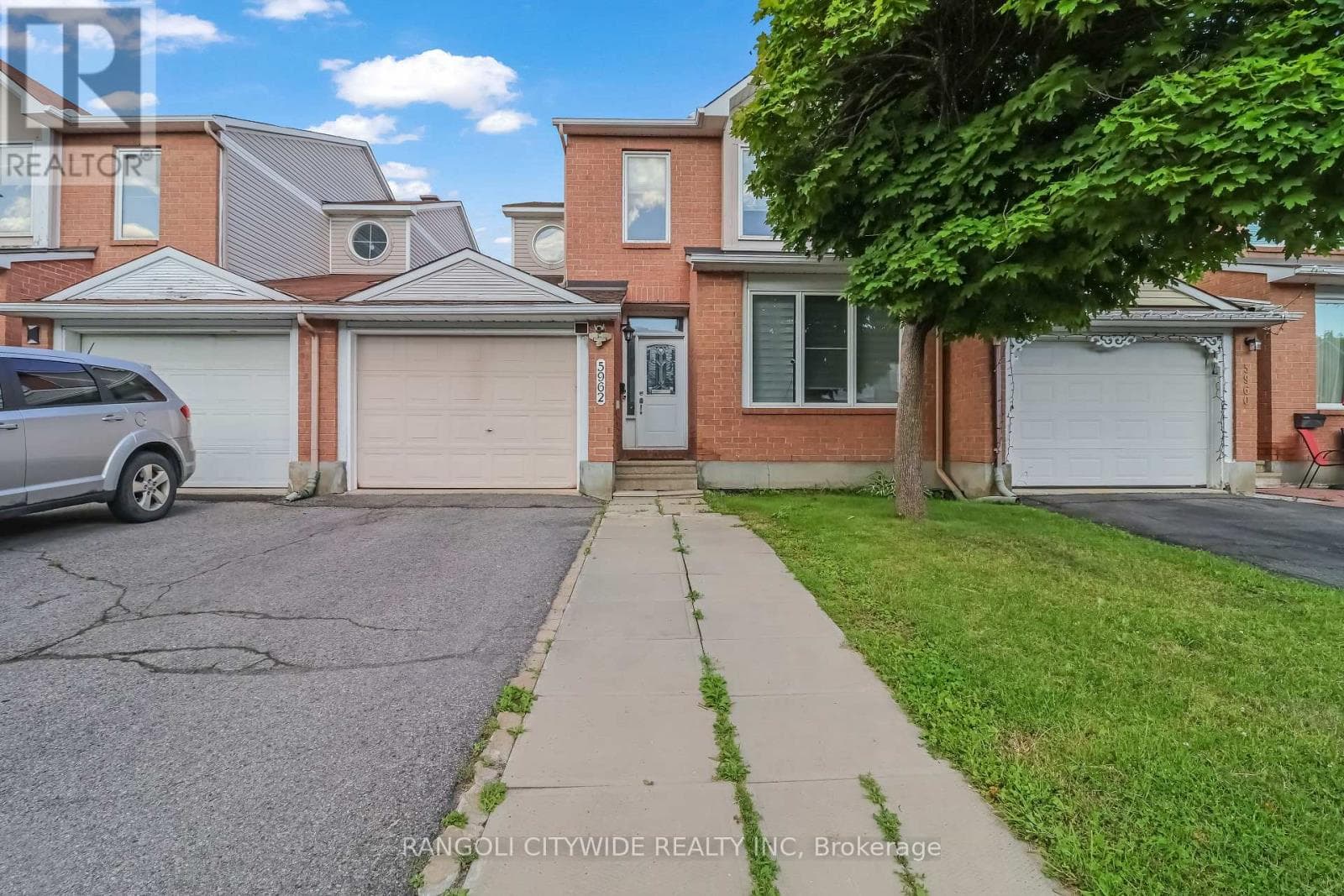 5962 PINEGLADE CRESCENT