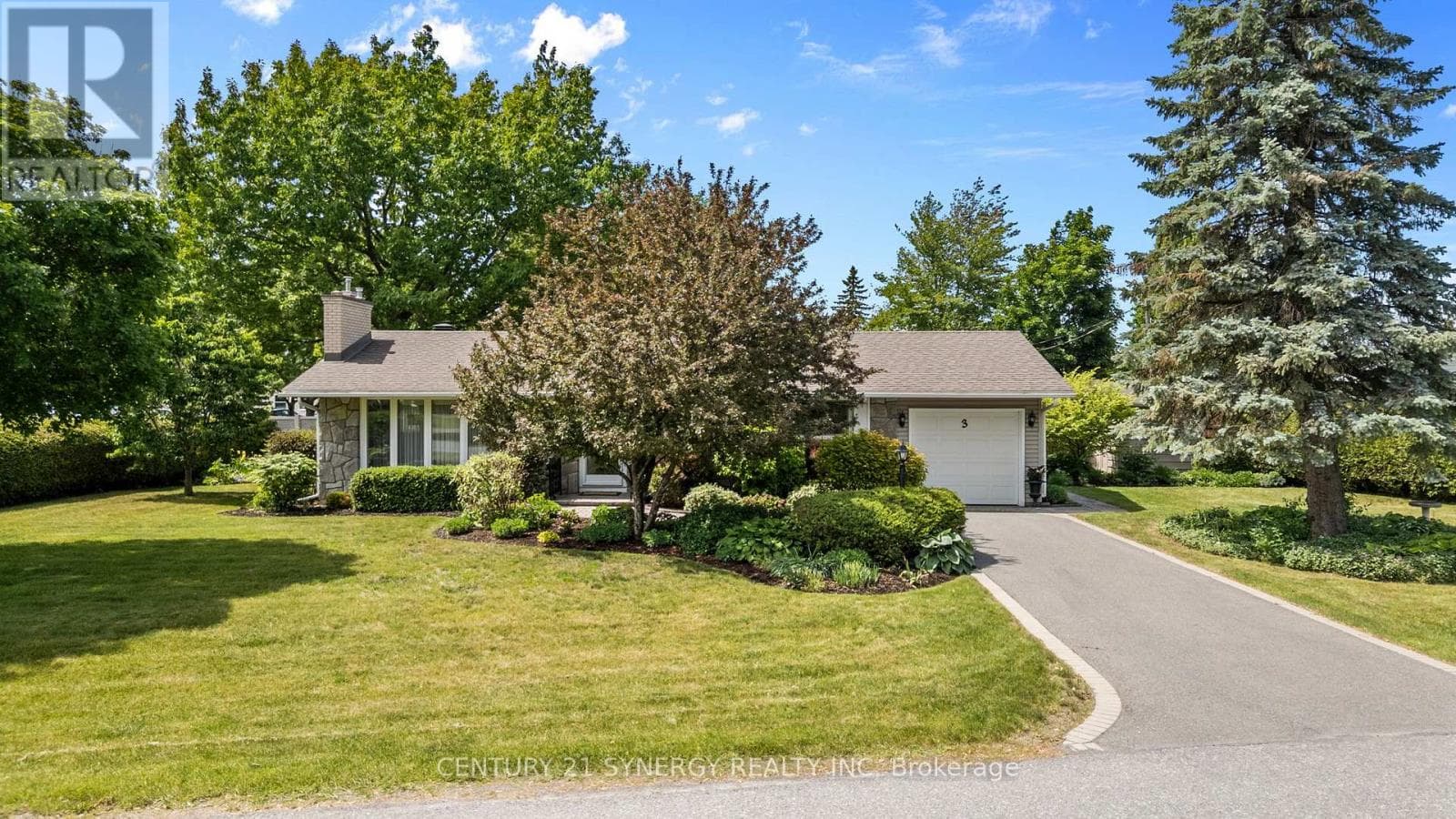 3 AUBURN STREET — photo 1