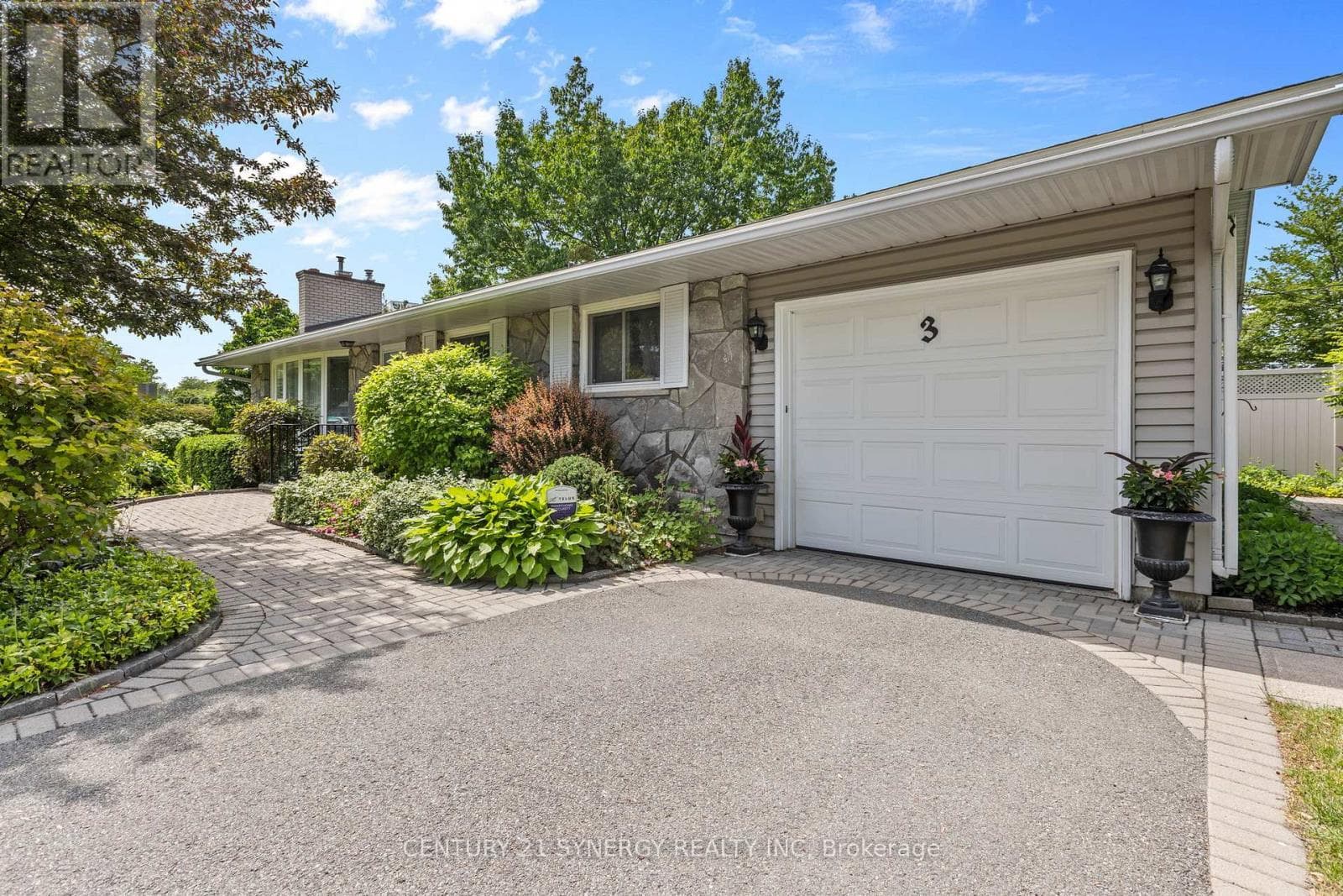 3 AUBURN STREET — photo 2