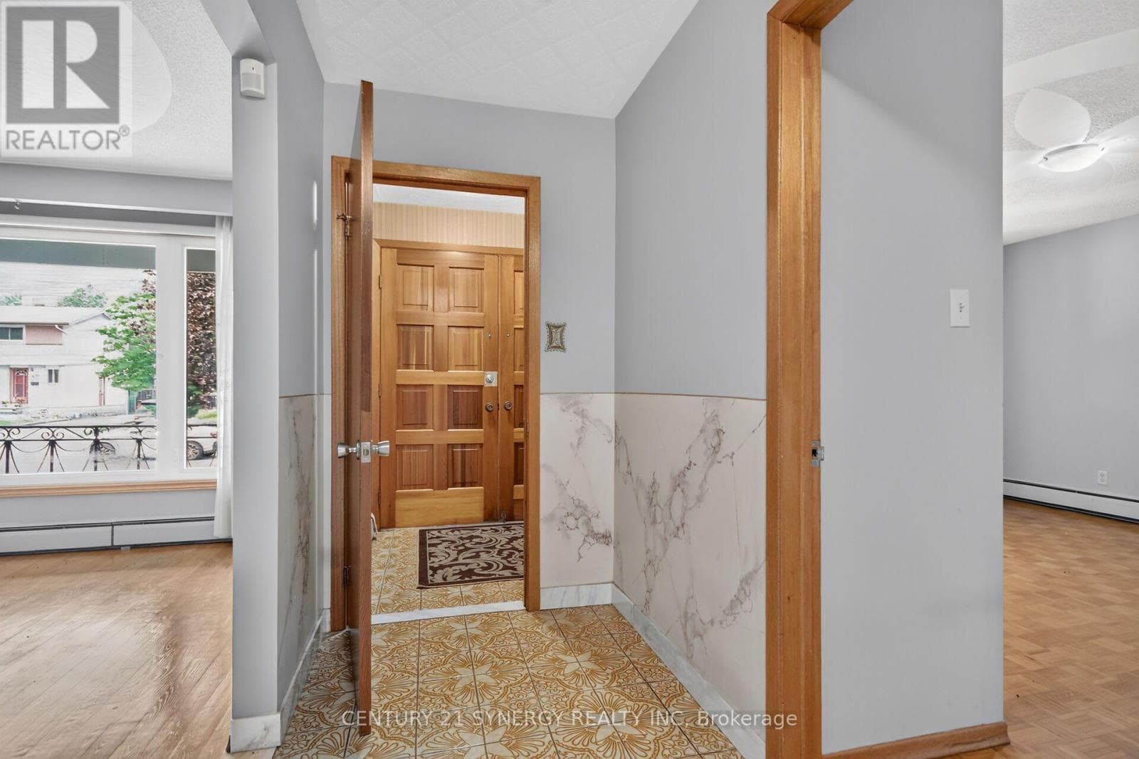 974 GREENBRIAR AVENUE — photo 3