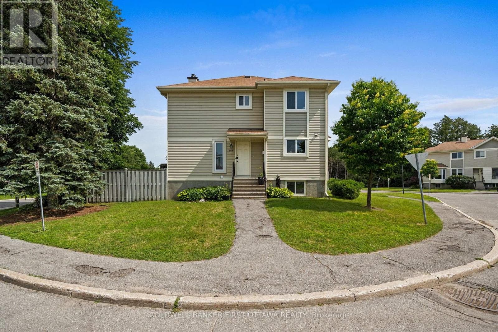 6 - 108 MCDERMOT COURT — photo 1