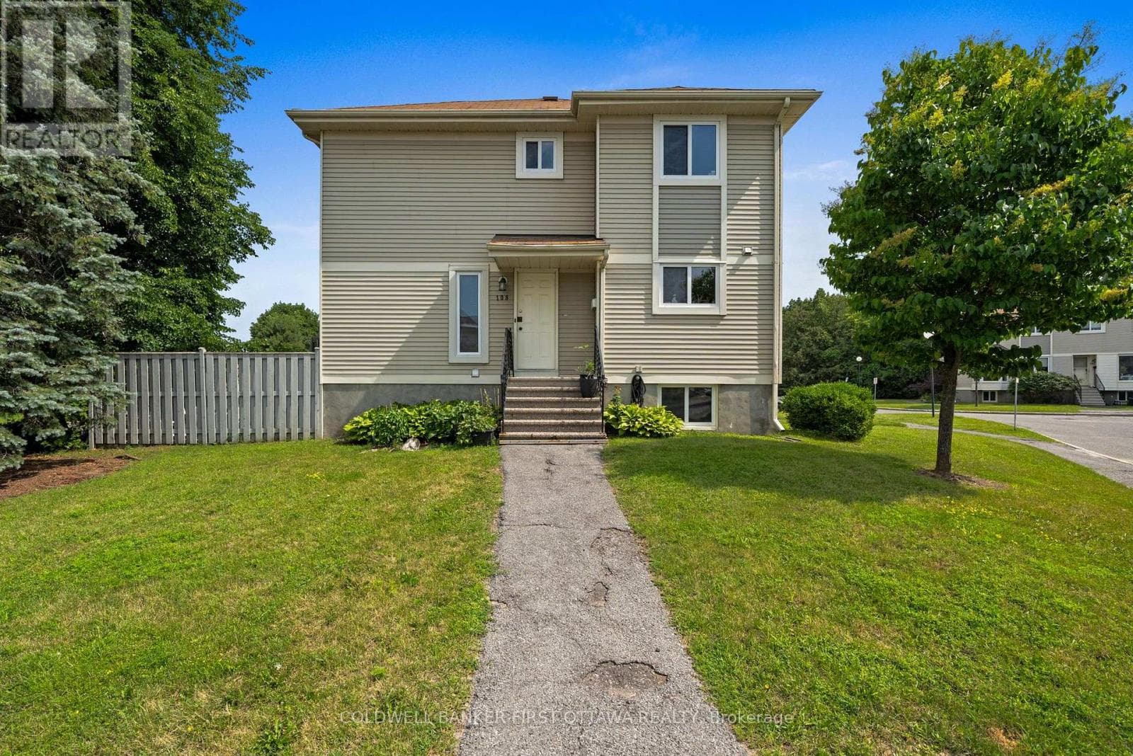 6 - 108 MCDERMOT COURT — photo 2