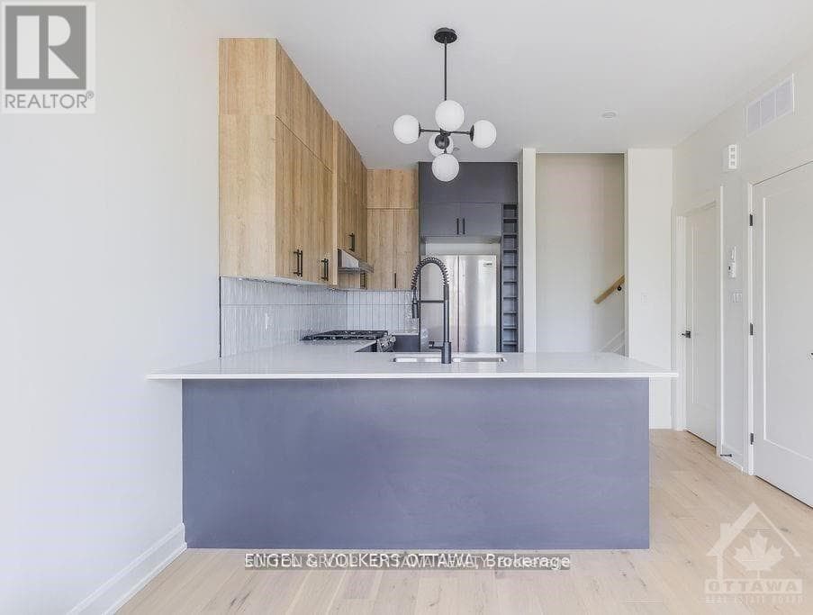 A - 136 CARILLON STREET — photo 4