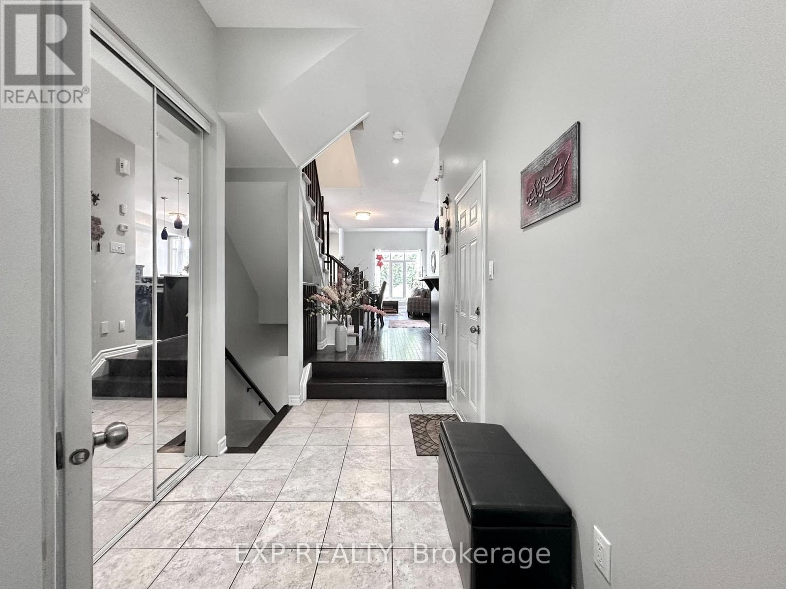 421 FOXHALL WAY — photo 4