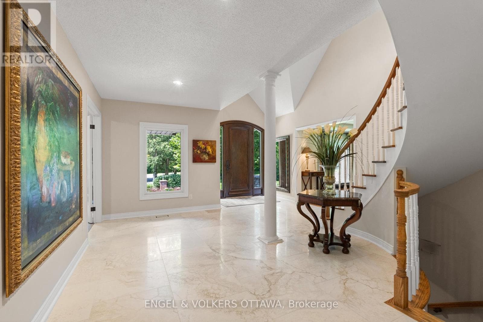 5596 SCOBIE CRESCENT — photo 4