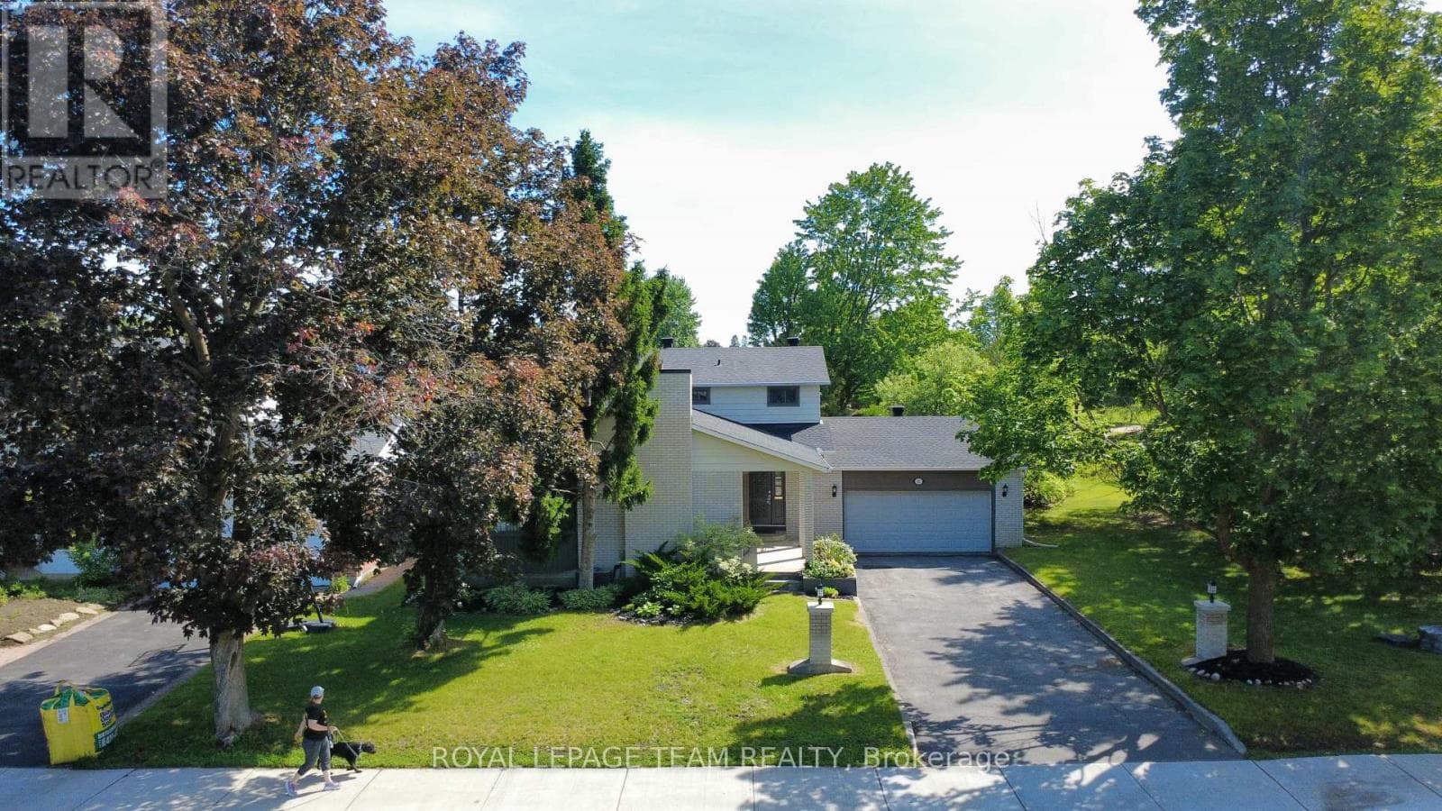 61 AMBERWOOD CRESCENT — photo 3