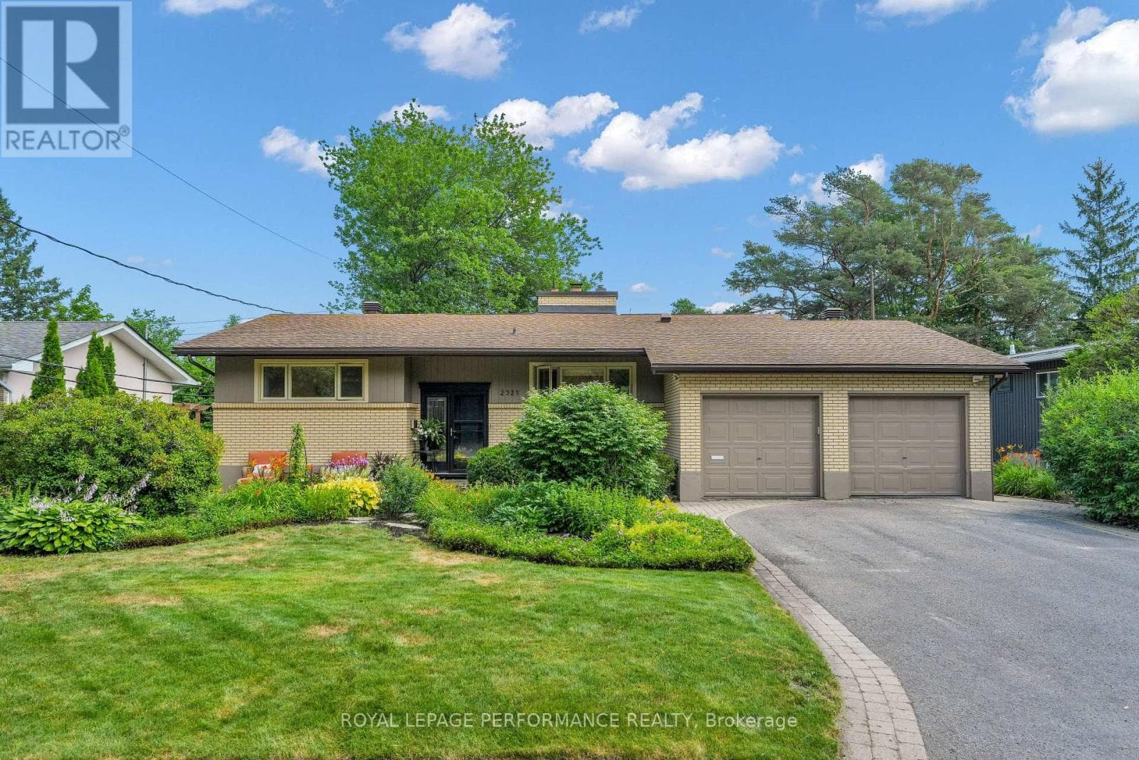 2321 HILLARY AVENUE — photo 3