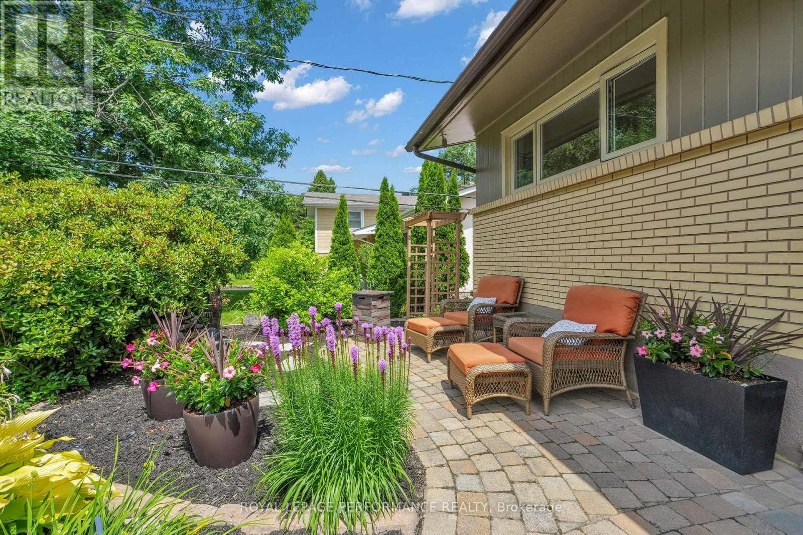 2321 HILLARY AVENUE — photo 4
