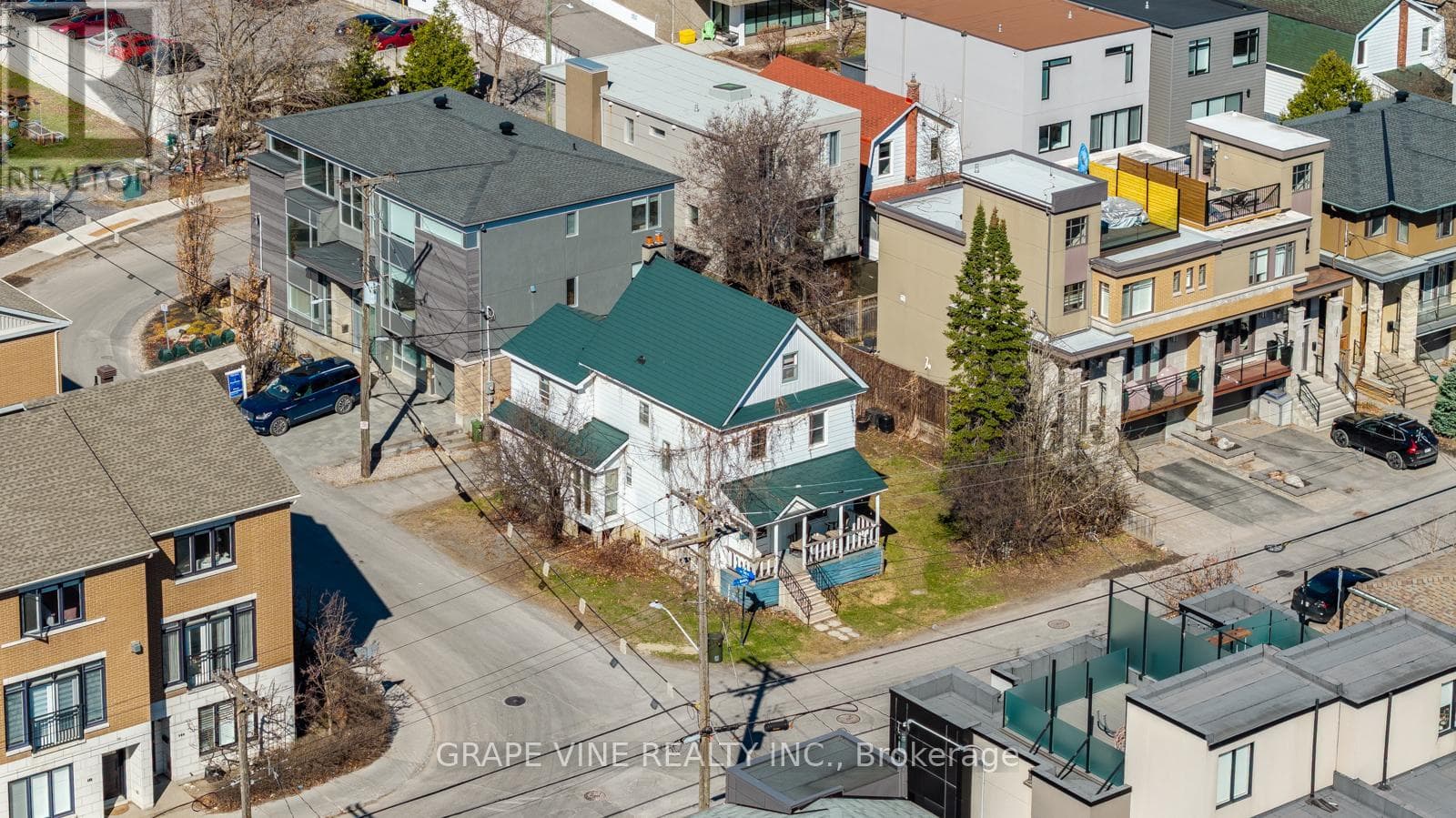 388 BERKLEY AVENUE — photo 2