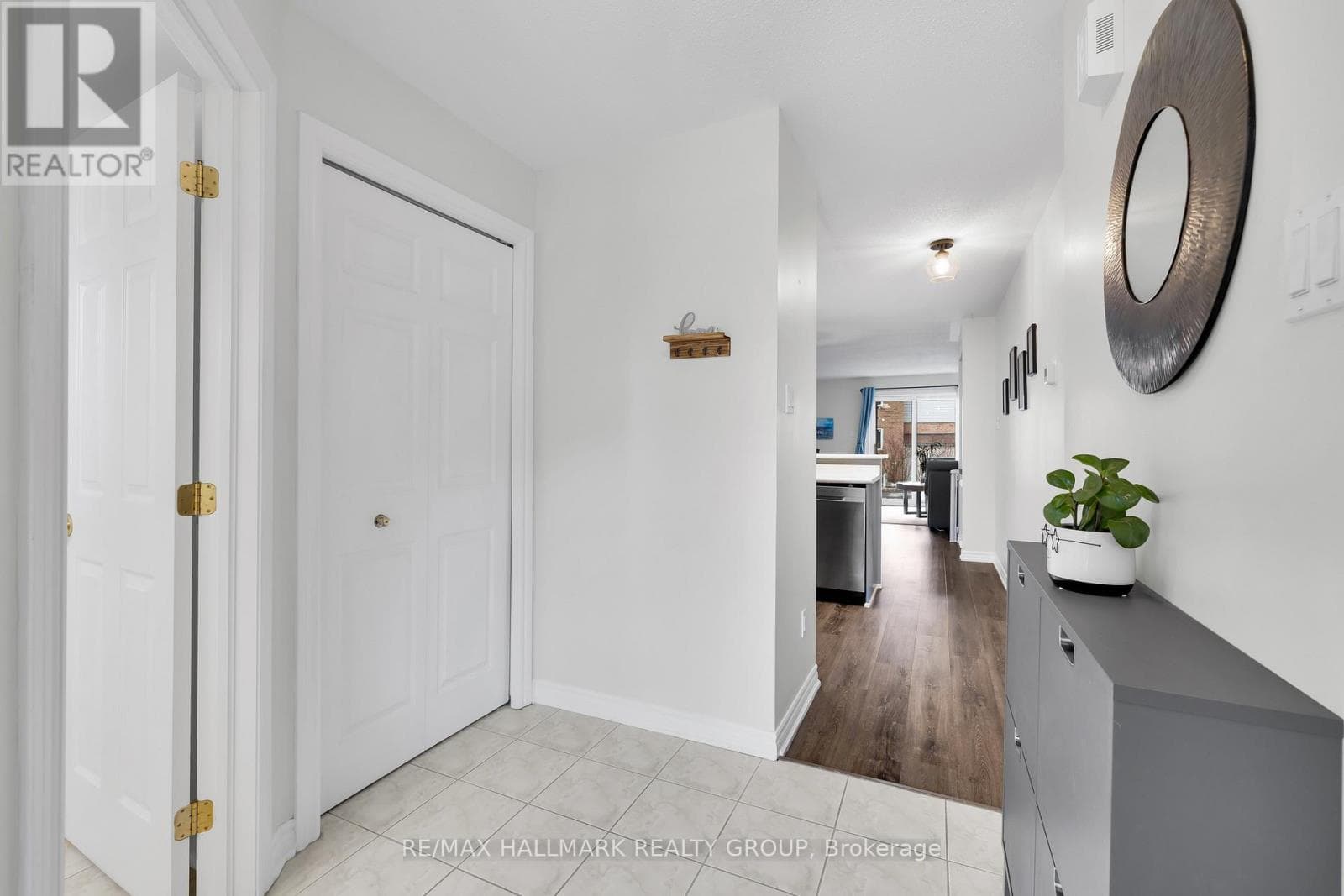 1344 GUTHRIE STREET — photo 2