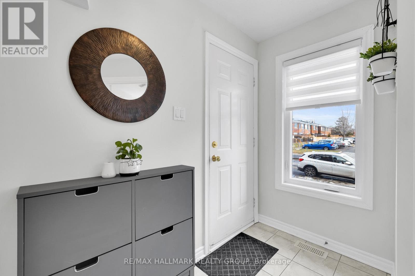 1344 GUTHRIE STREET — photo 3