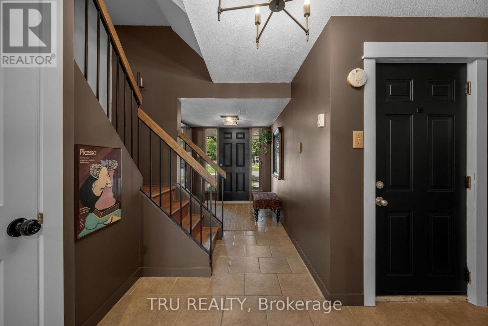 G - 270 DALEHURST DRIVE — photo 2