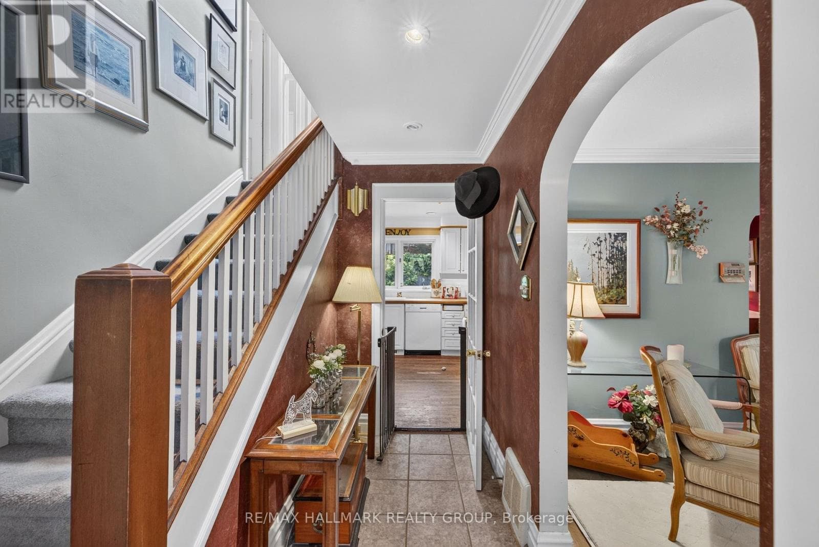 8 RUSKIN STREET — photo 4