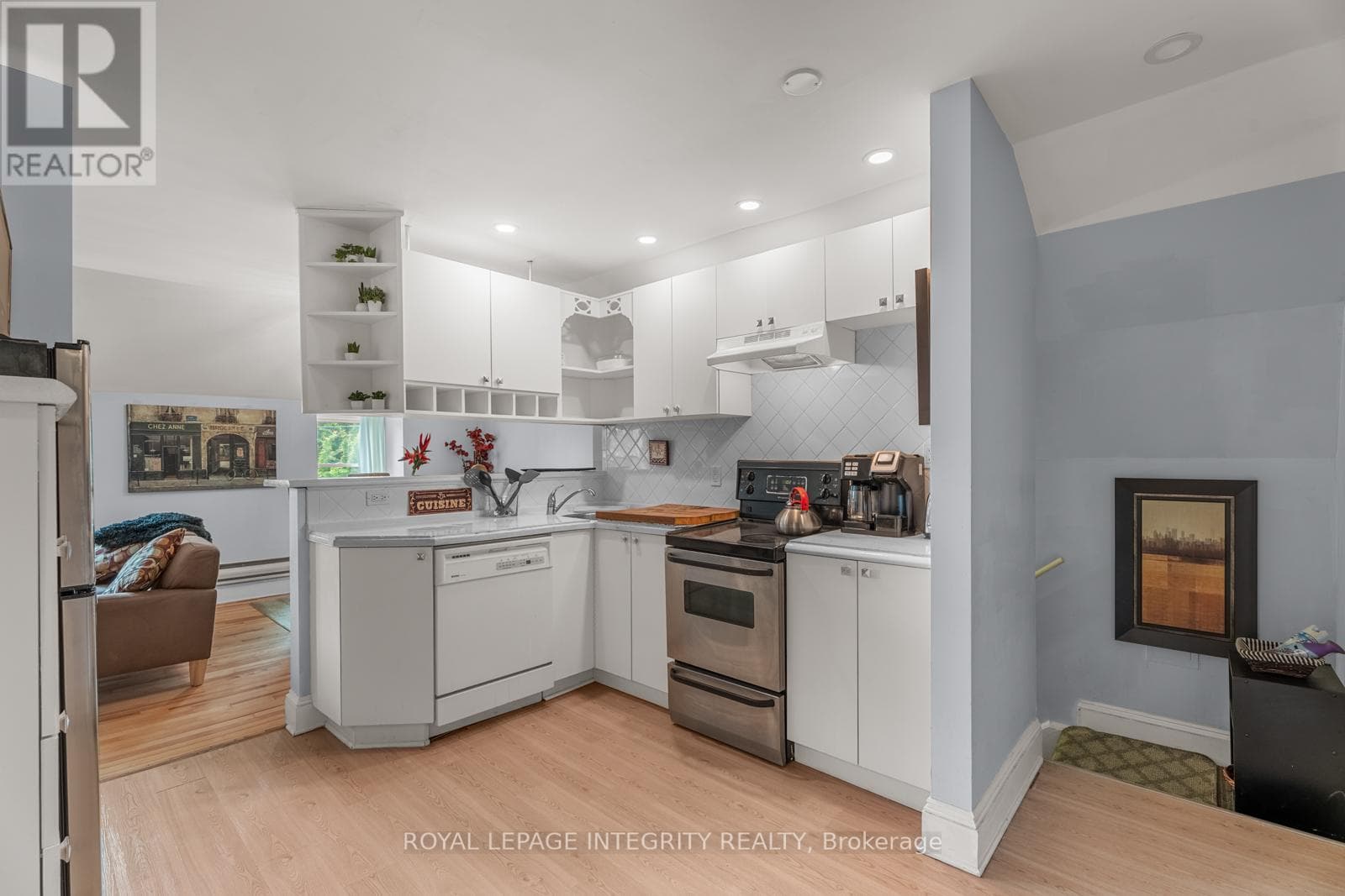 3 - 339 CHAPEL STREET — photo 4