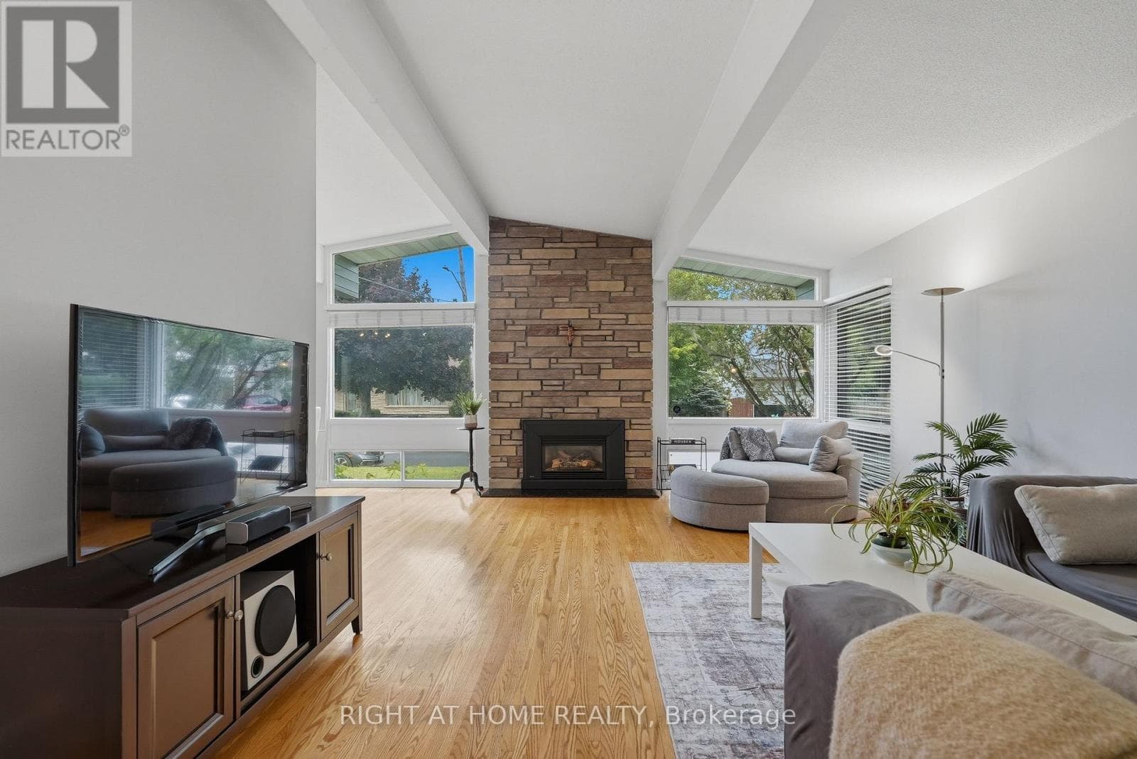 1272 COLLINS AVENUE — photo 3