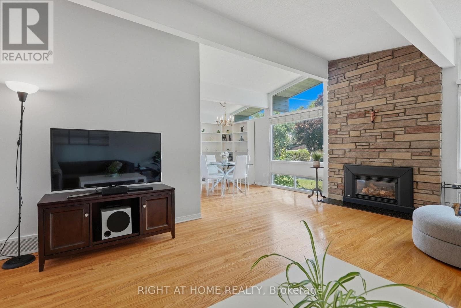 1272 COLLINS AVENUE — photo 4
