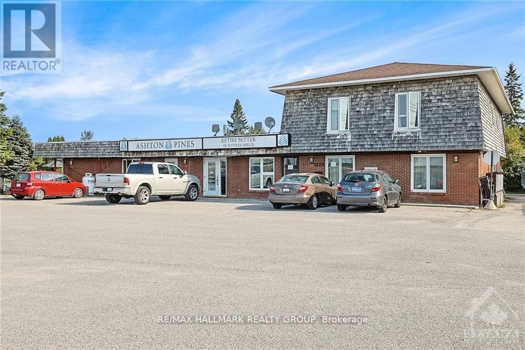105 - 1229 DWYER HILL ROAD — photo 1