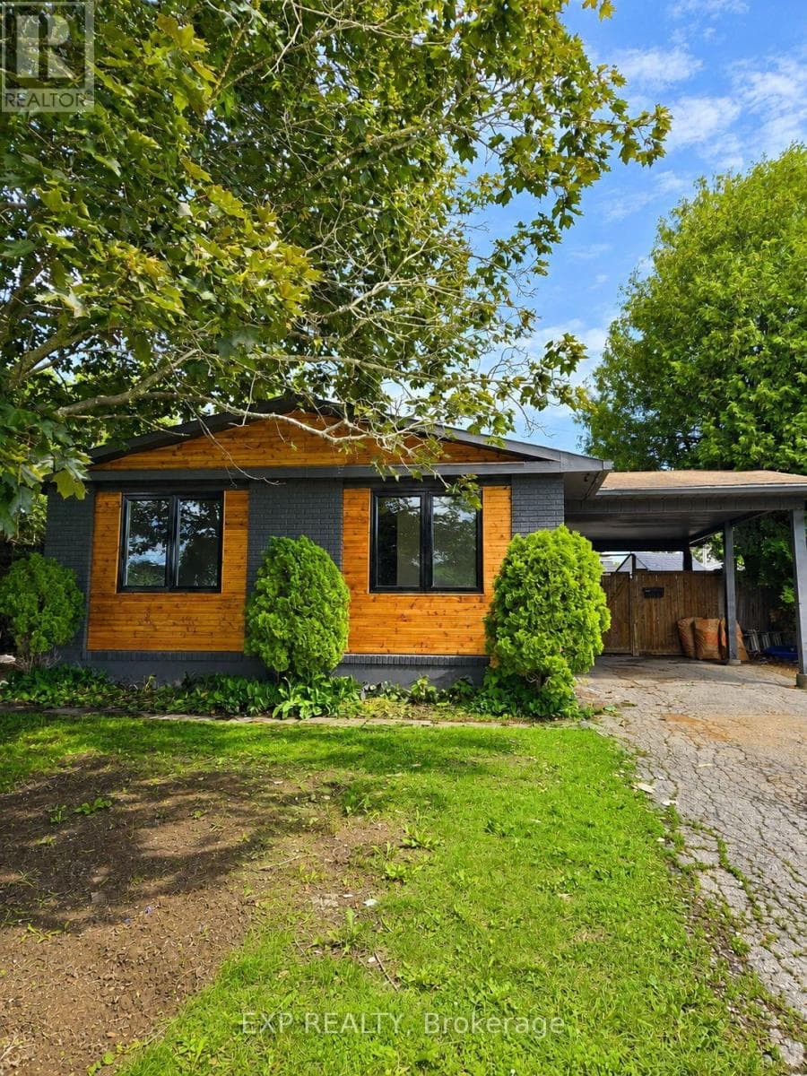 A - 428 HATFIELD CRESCENT — photo 1