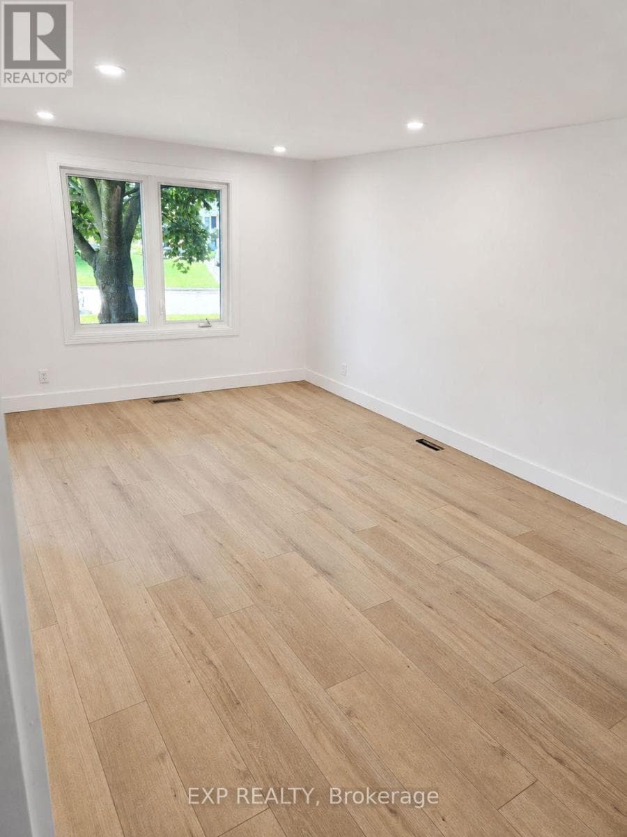 A - 428 HATFIELD CRESCENT — photo 3