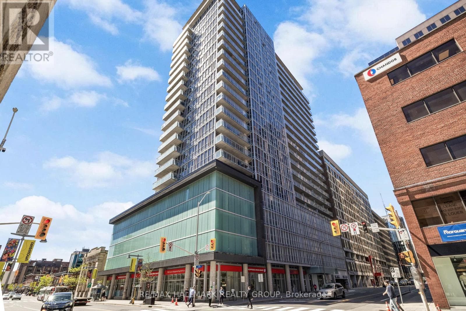 1804 - 324 LAURIER AVENUE W — photo 1