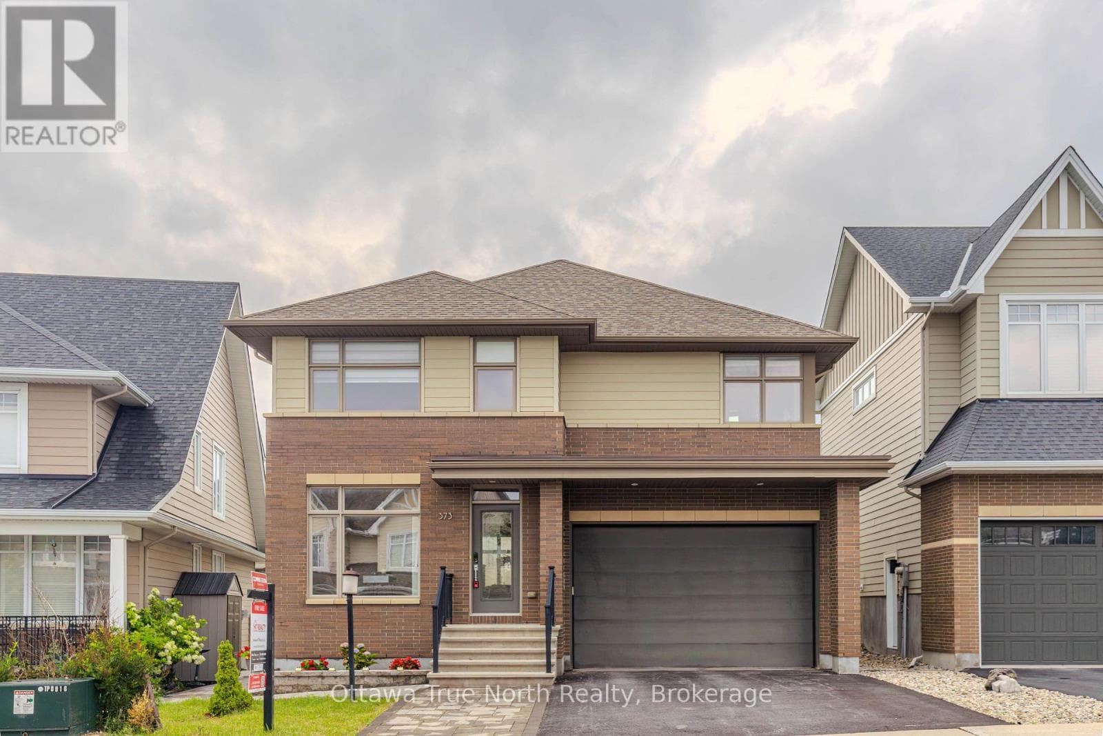 373 HUNTSVILLE DRIVE — photo 1
