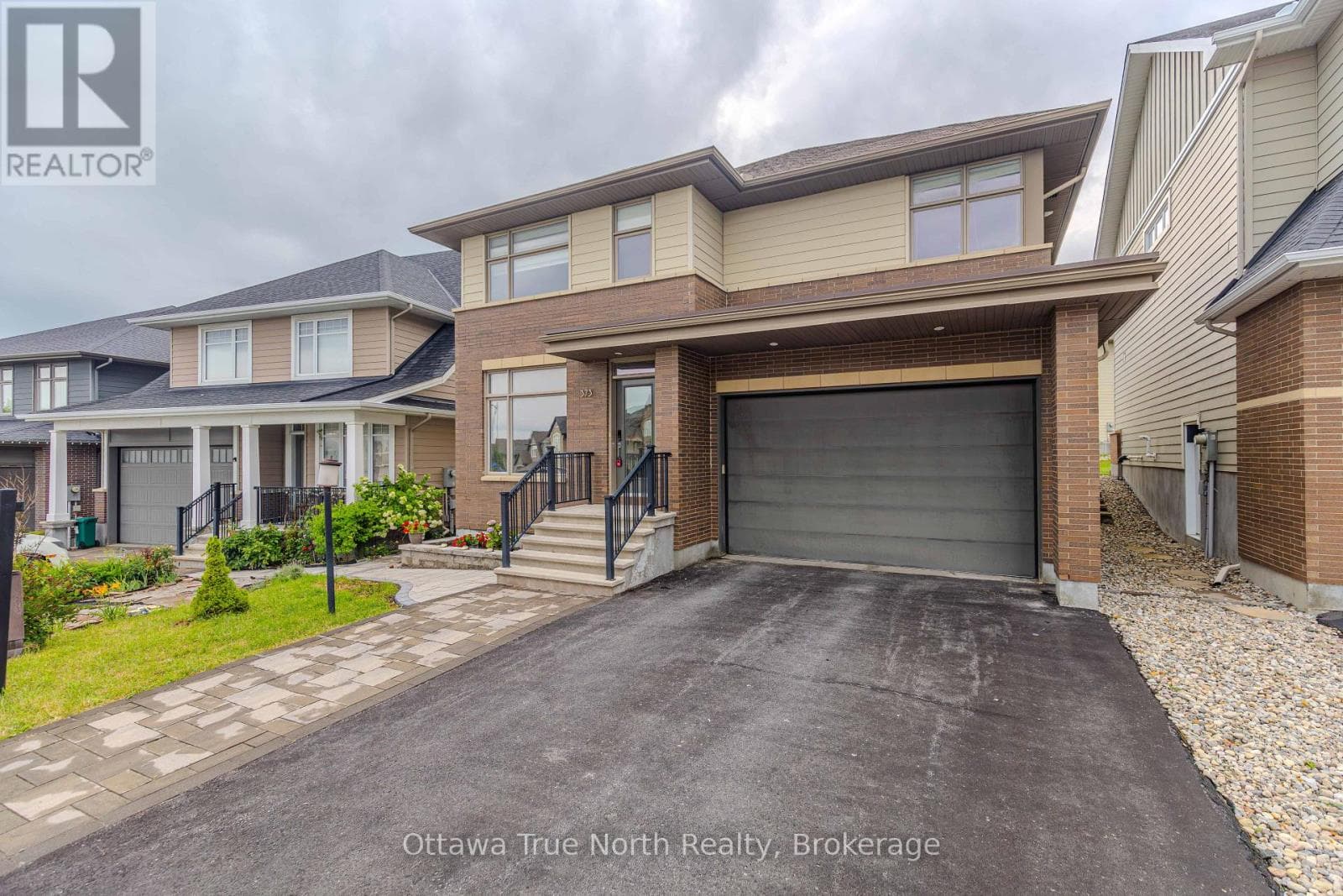 373 HUNTSVILLE DRIVE — photo 2