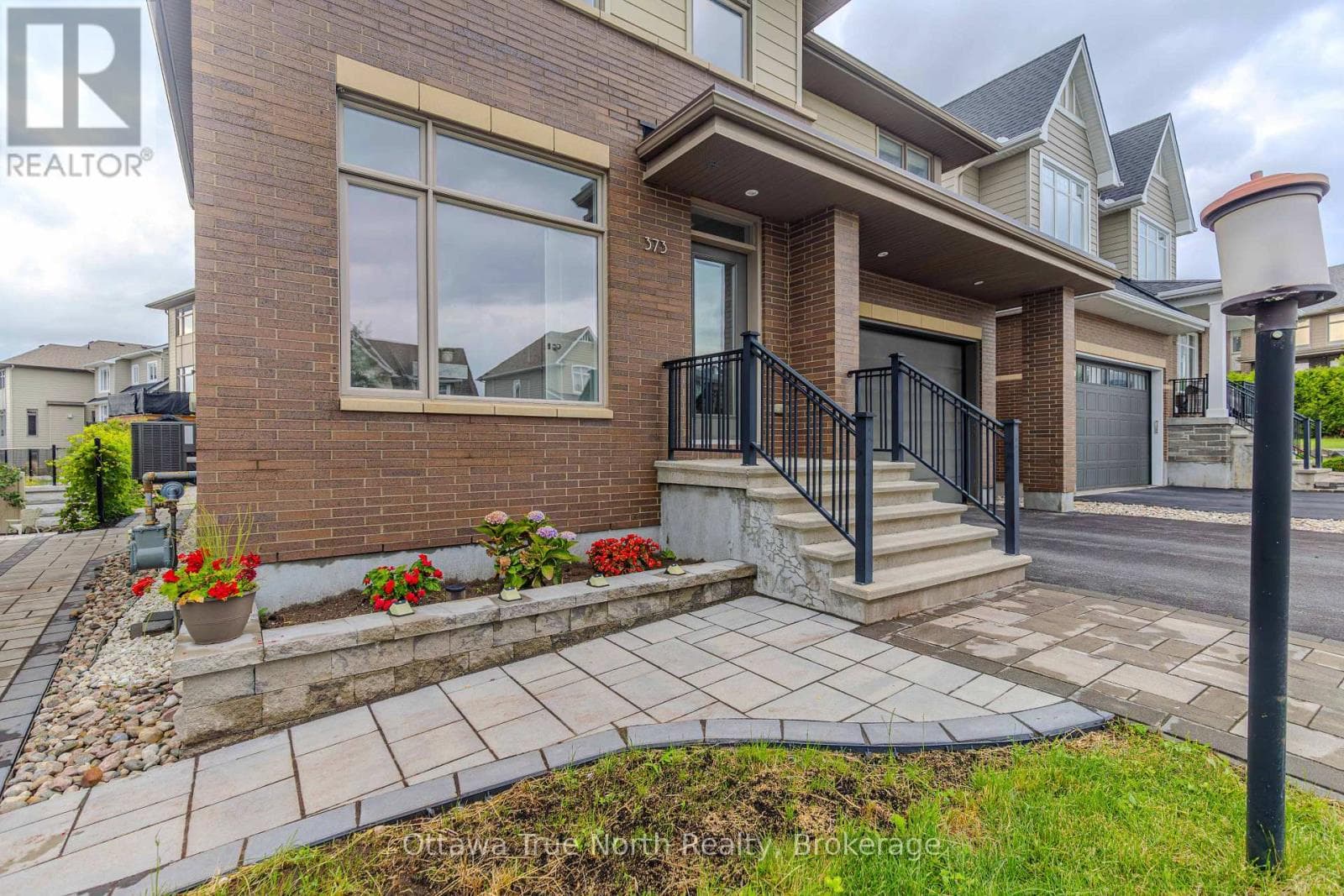 373 HUNTSVILLE DRIVE — photo 3