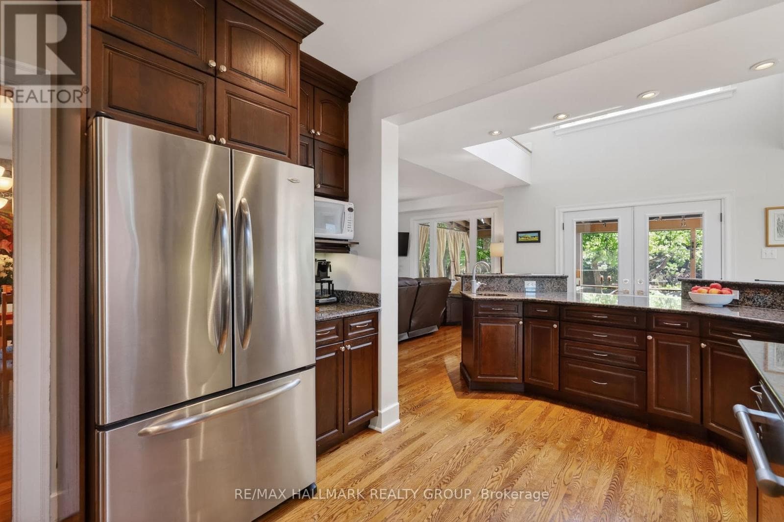 2043 RIVERSIDE DRIVE — photo 4