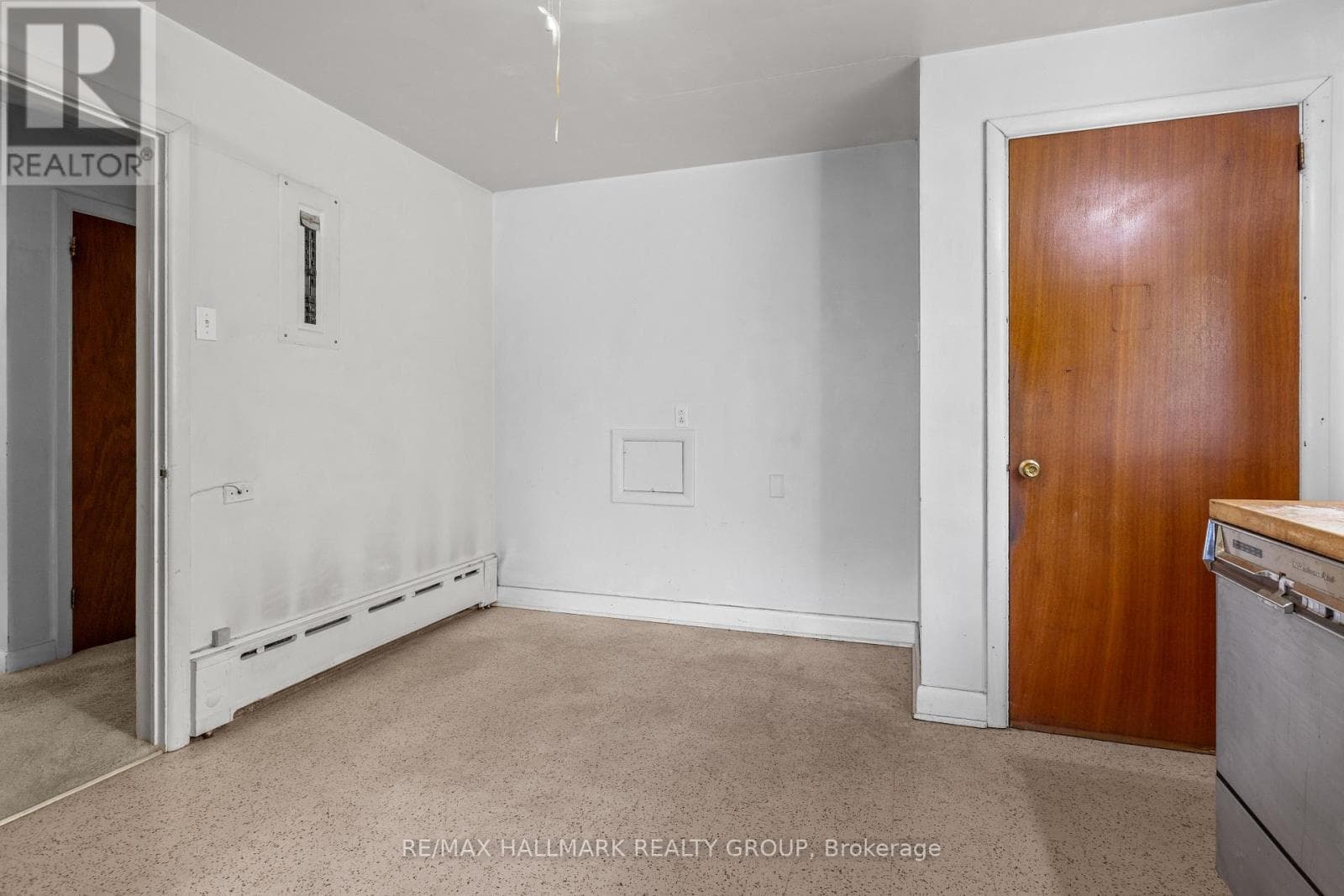 492 VERNON AVENUE — photo 4
