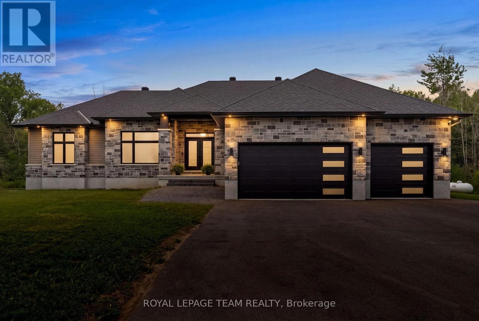 176 COUNTRY MEADOW DRIVE — photo 1