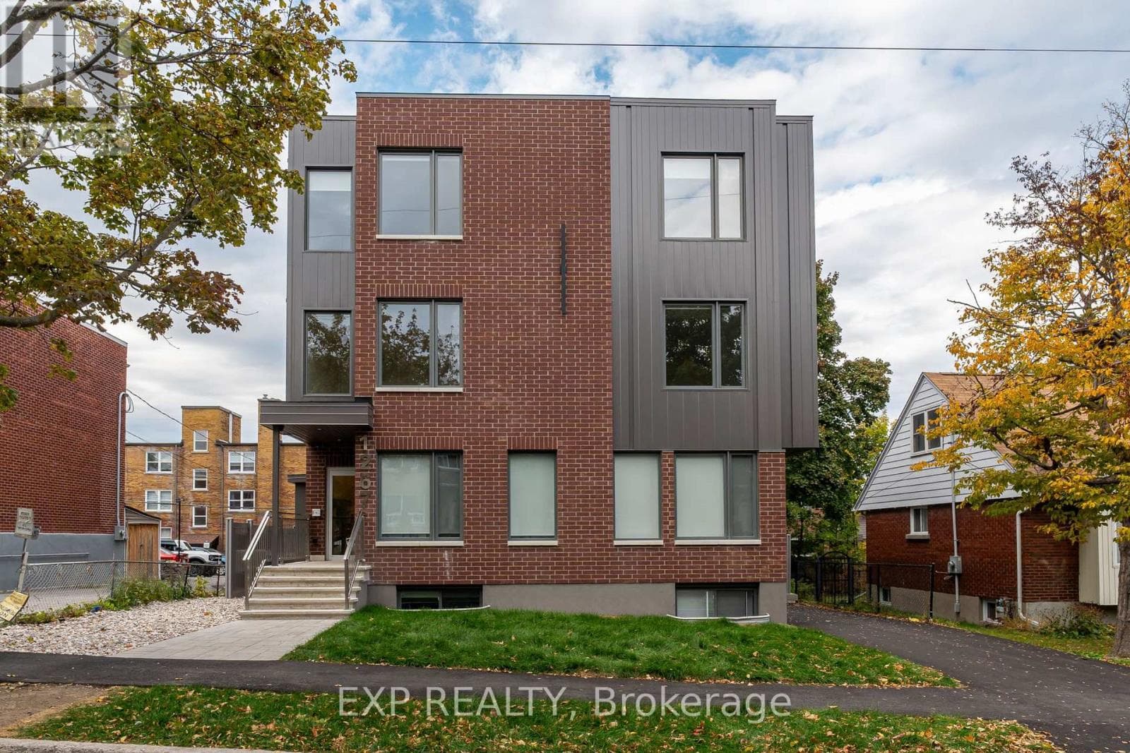 4 - 1267 SUMMERVILLE AVENUE — photo 1
