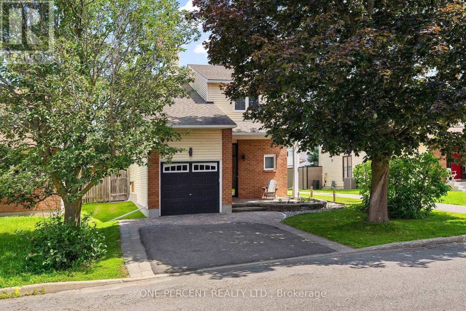 8 RASTILA CRESCENT — photo 1