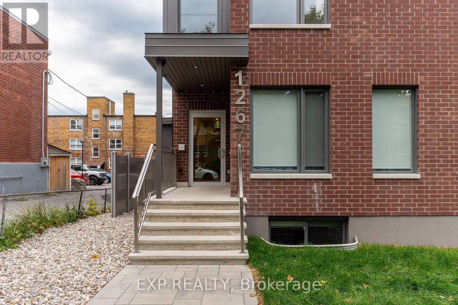 4 - 1267 SUMMERVILLE AVENUE — photo 2