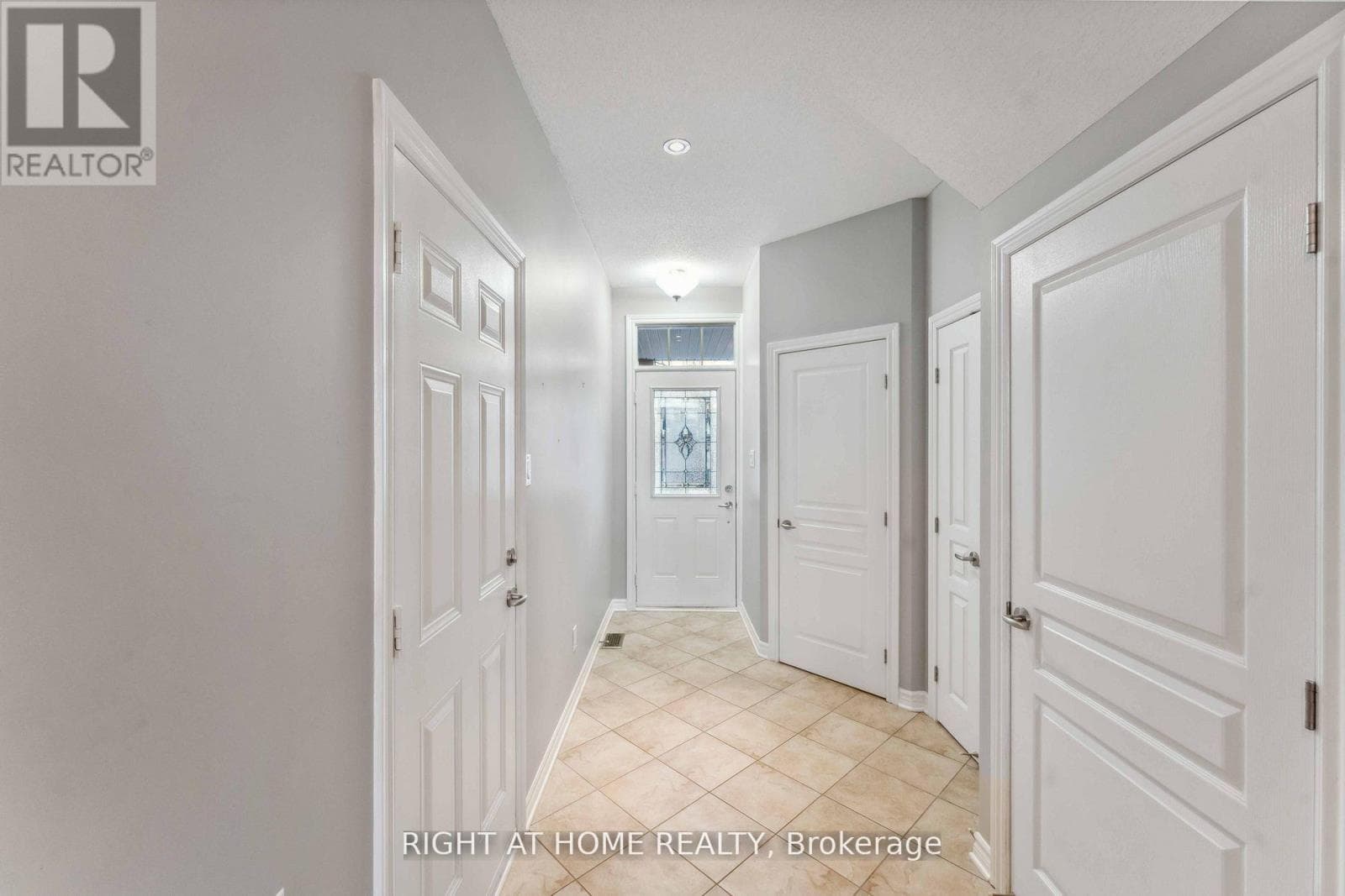 130 TANDALEE CRESCENT — photo 2