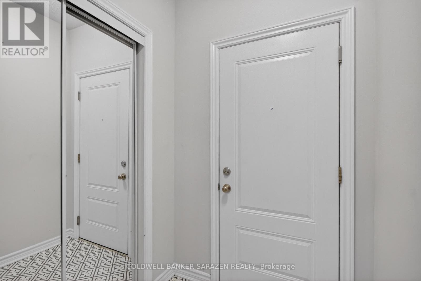 218 PILOT PRIVATE — photo 2