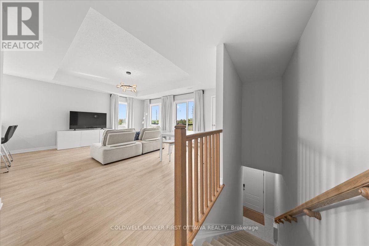 210 PARNIAN PRIVATE — photo 3