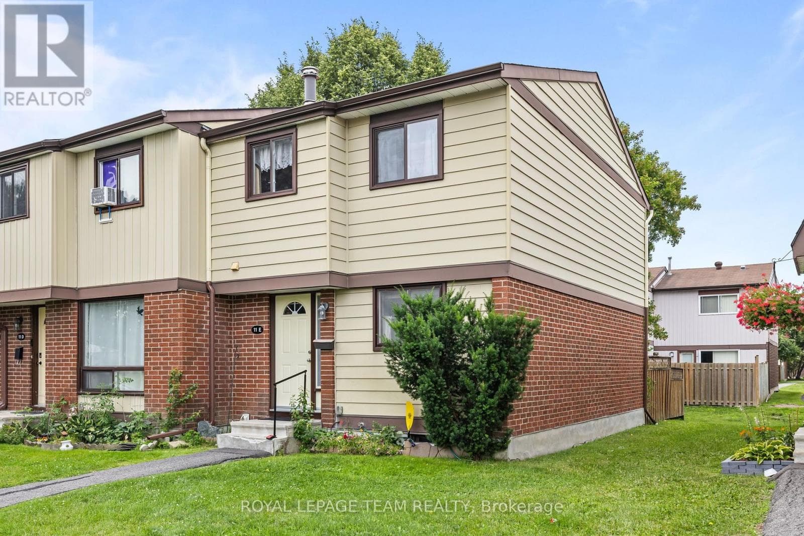 11E FOXHILL WAY — photo 1