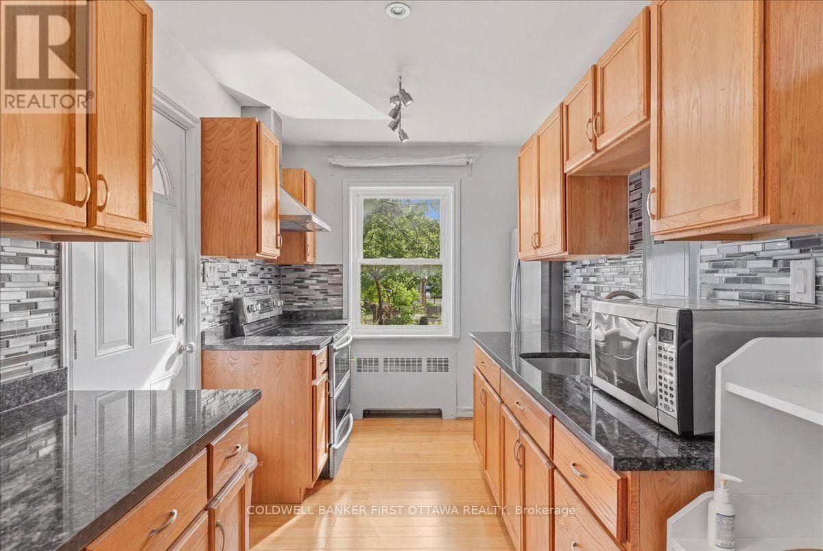 20 PRIMROSE AVENUE — photo 4